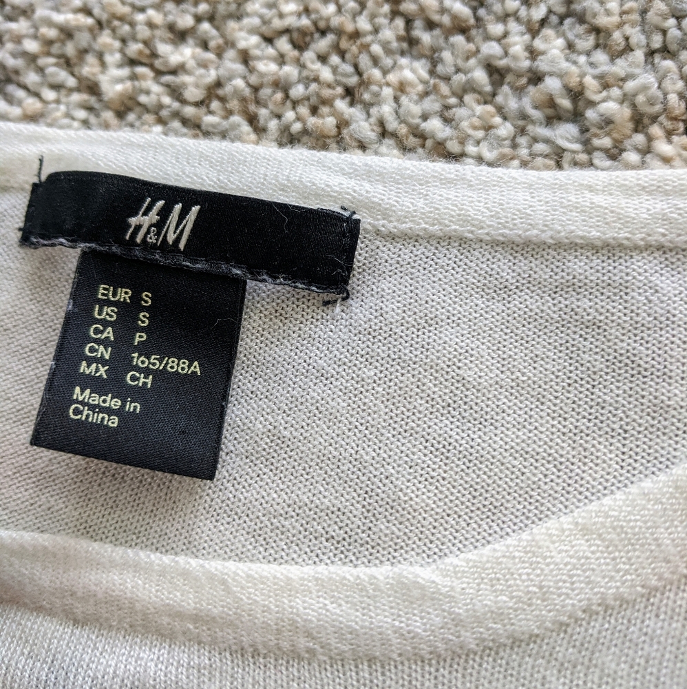 H&M White and Black Striped Lightweight Sweater - Picture 6 of 7